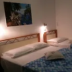 Готель S. Andrea 3*