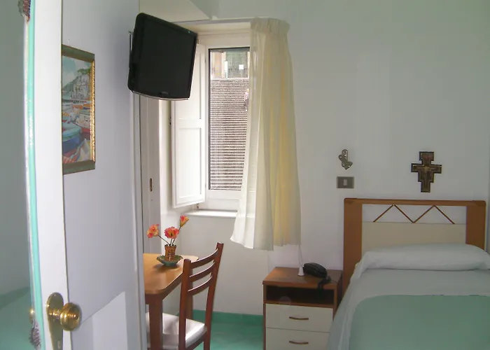 アルベルゴ S. アンドレア 3*